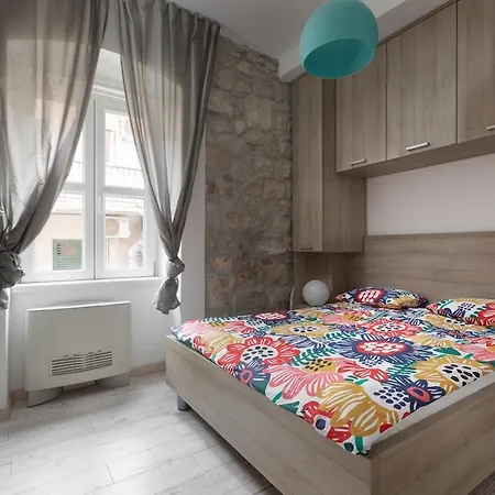 Coastal Villa - Old Dalmatian House Гостьовий будинок